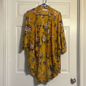Plus size.  Yellow floral short sleeve cardigan.